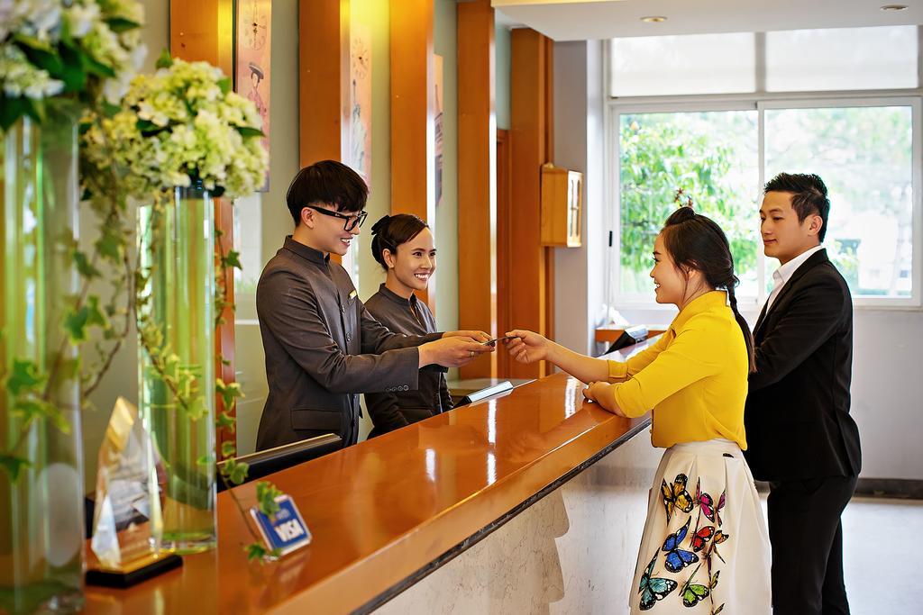 Muong Thanh Holiday Da Lat Hotel Exterior foto